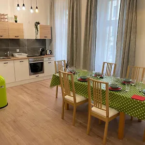 Gesamte Fuer 6 Personen Appartement Vienne